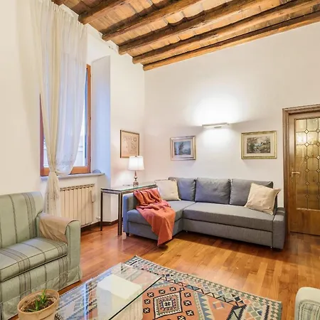 Charming 2 Bed Flat A Few Steps From The Pantheon *