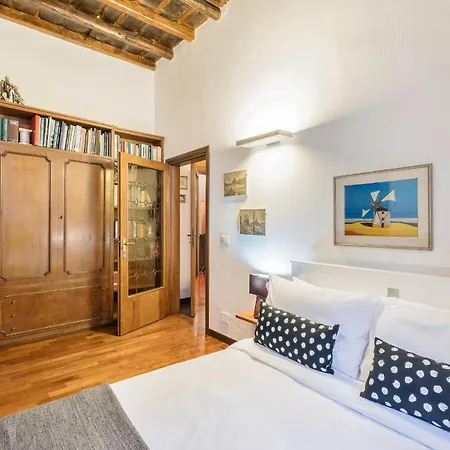 Apartament Charming 2 Bed Flat A Few Steps From The Pantheon Rzym
