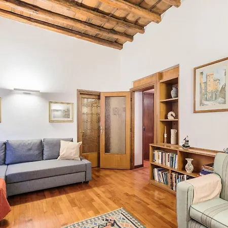 Charming 2 Bed Flat A Few Steps From The Pantheon Appartamento