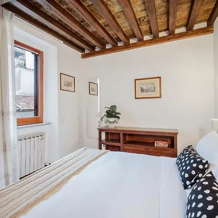 Charming 2 Bed Flat A Few Steps From The Pantheon Appartamento Roma