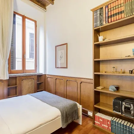 Charming 2 Bed Flat A Few Steps From The Pantheon