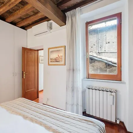 Charming 2 Bed Flat A Few Steps From The Pantheon